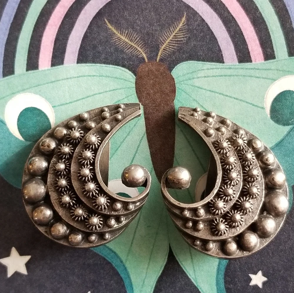 Vintage earrings crescent shape 800 silver clip star cutout clipon moon